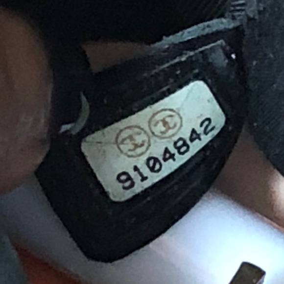 ❌SOLD❌ Authentic CHANEL PST Caviar Tote - Picture 5 of 8